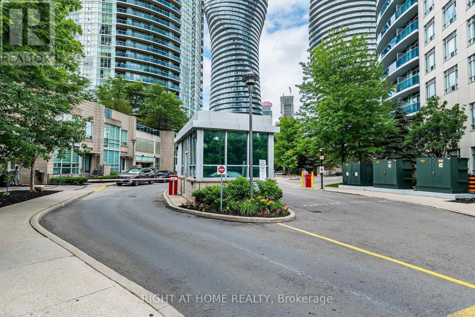 2302 - 80 Absolute Avenue, Mississauga, Ontario  L4Z 0A5 - Photo 4 - W13679414