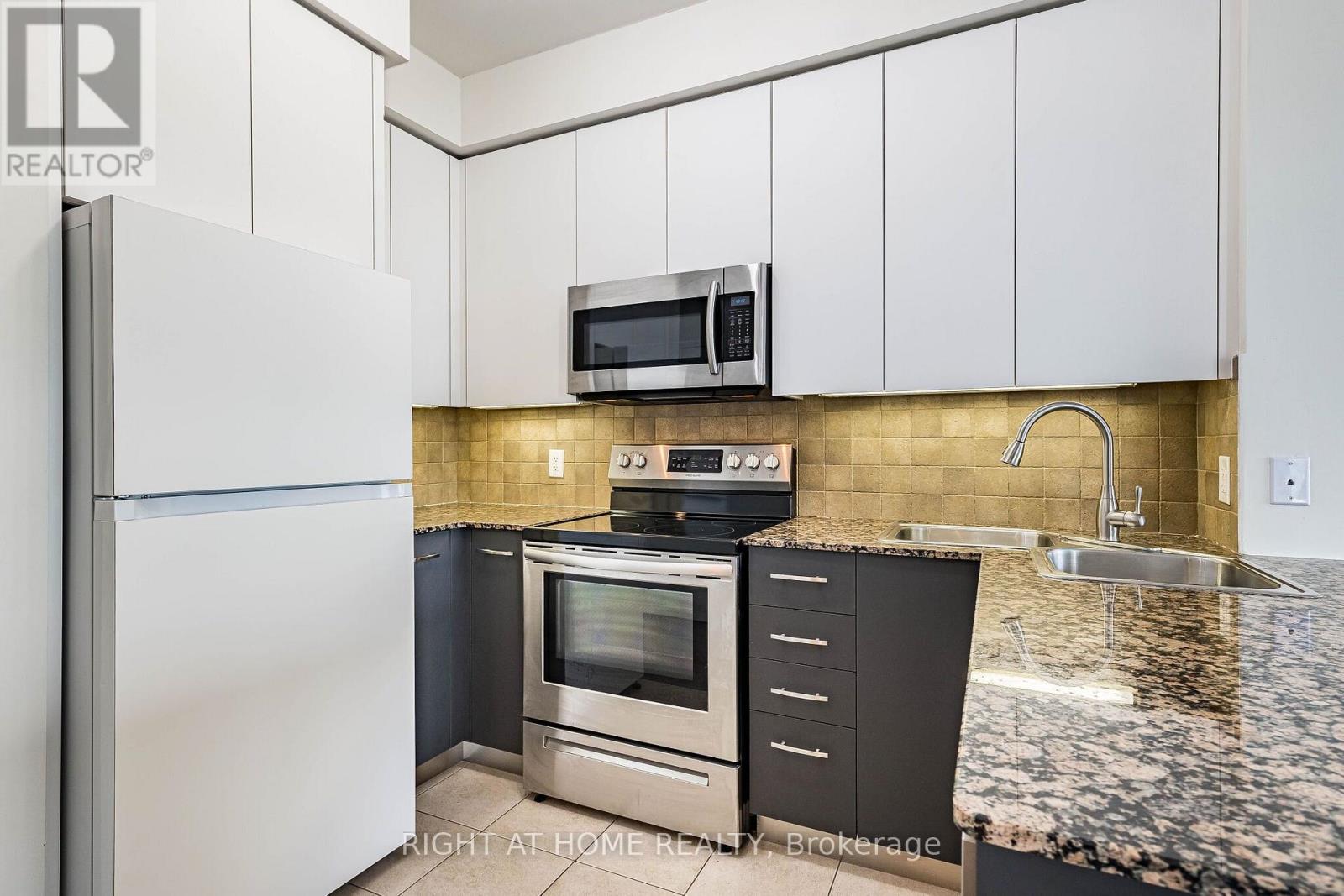 2302 - 80 Absolute Avenue, Mississauga, Ontario  L4Z 0A5 - Photo 9 - W13679414