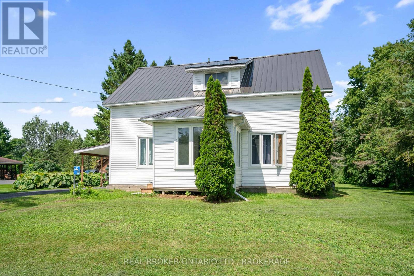 15631 Manning Road, South Stormont, Ontario K0C 1M0 - Photo 3 - X13679464