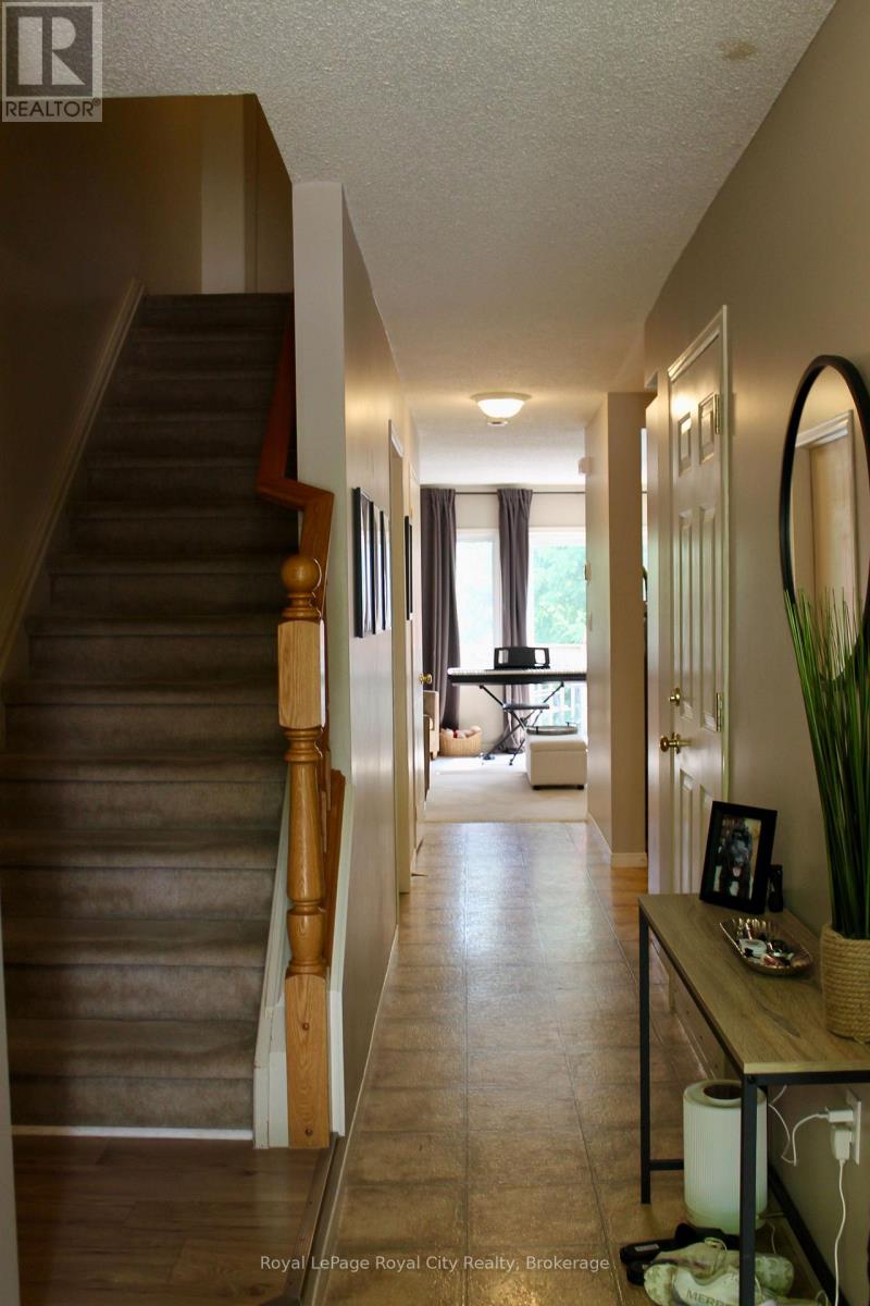 41 - 151 Clairfields Drive E, Guelph (Pineridge/westminster Woods), Ontario  N1L 1P5 - Photo 2 - X13679458