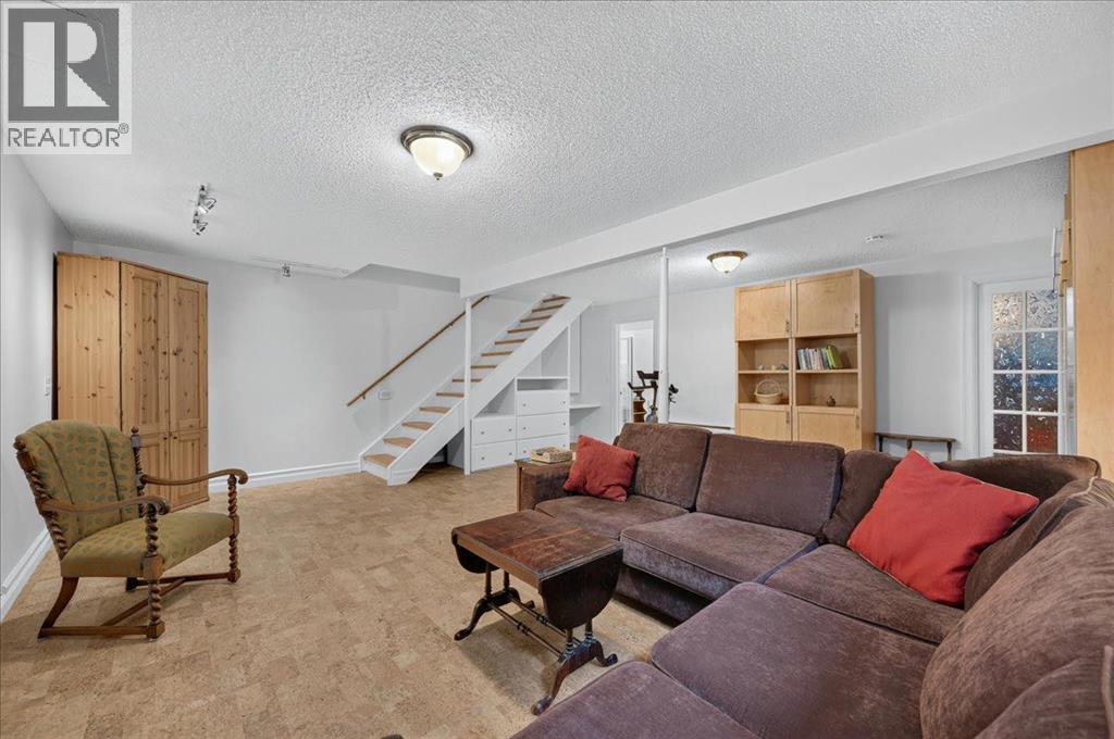 2511 Exshaw Road NW, Calgary, Alberta  T2M 4E6 - Photo 24 - A2335366