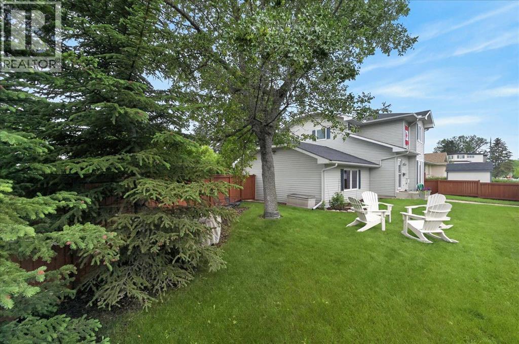 2511 Exshaw Road NW, Calgary, Alberta  T2M 4E6 - Photo 5 - A2335366