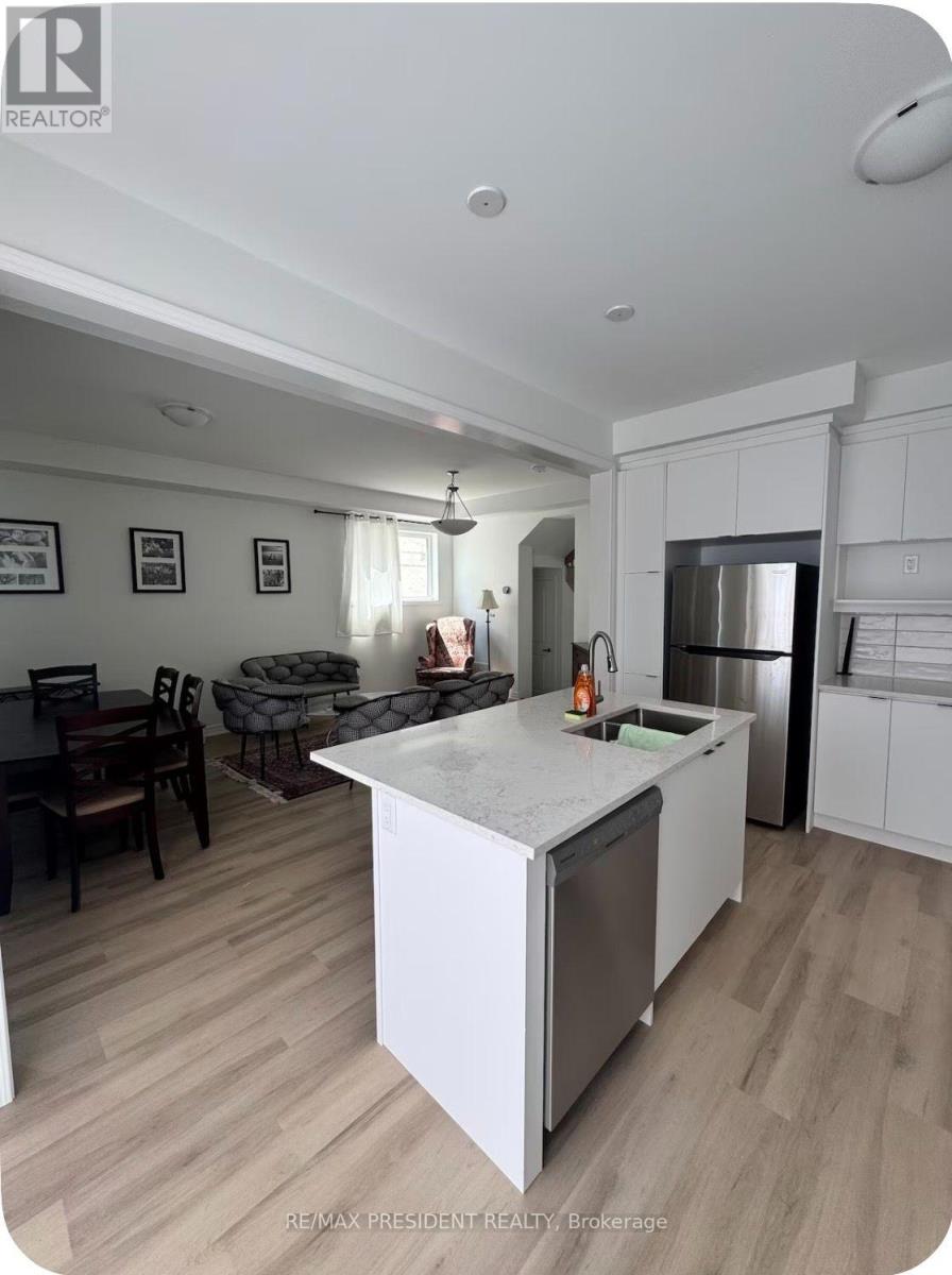57 Lower Street, Barrie, Ontario  L9J 1B3 - Photo 5 - S13679422