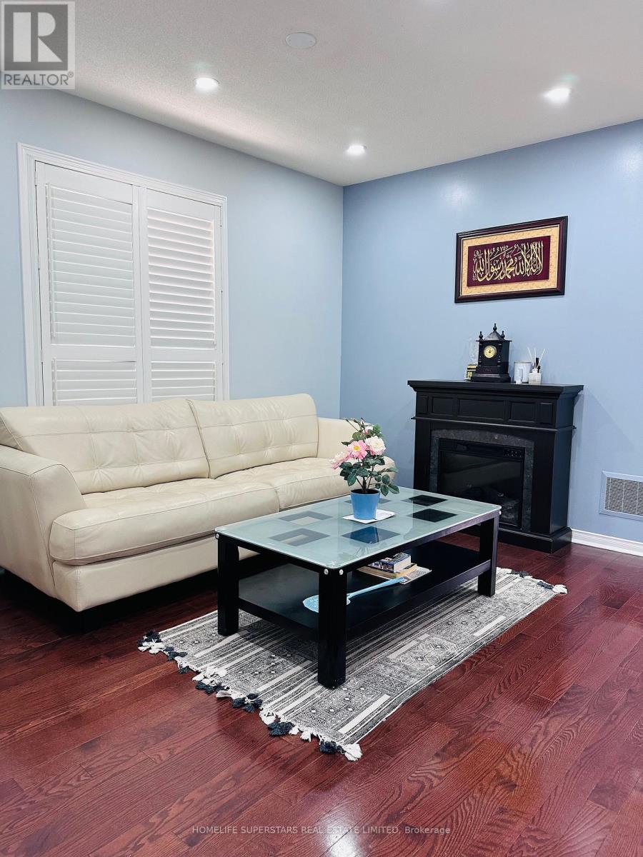 122 Hollingsworth Circle, Brampton, Ontario  L7A 0J5 - Photo 16 - W13679466