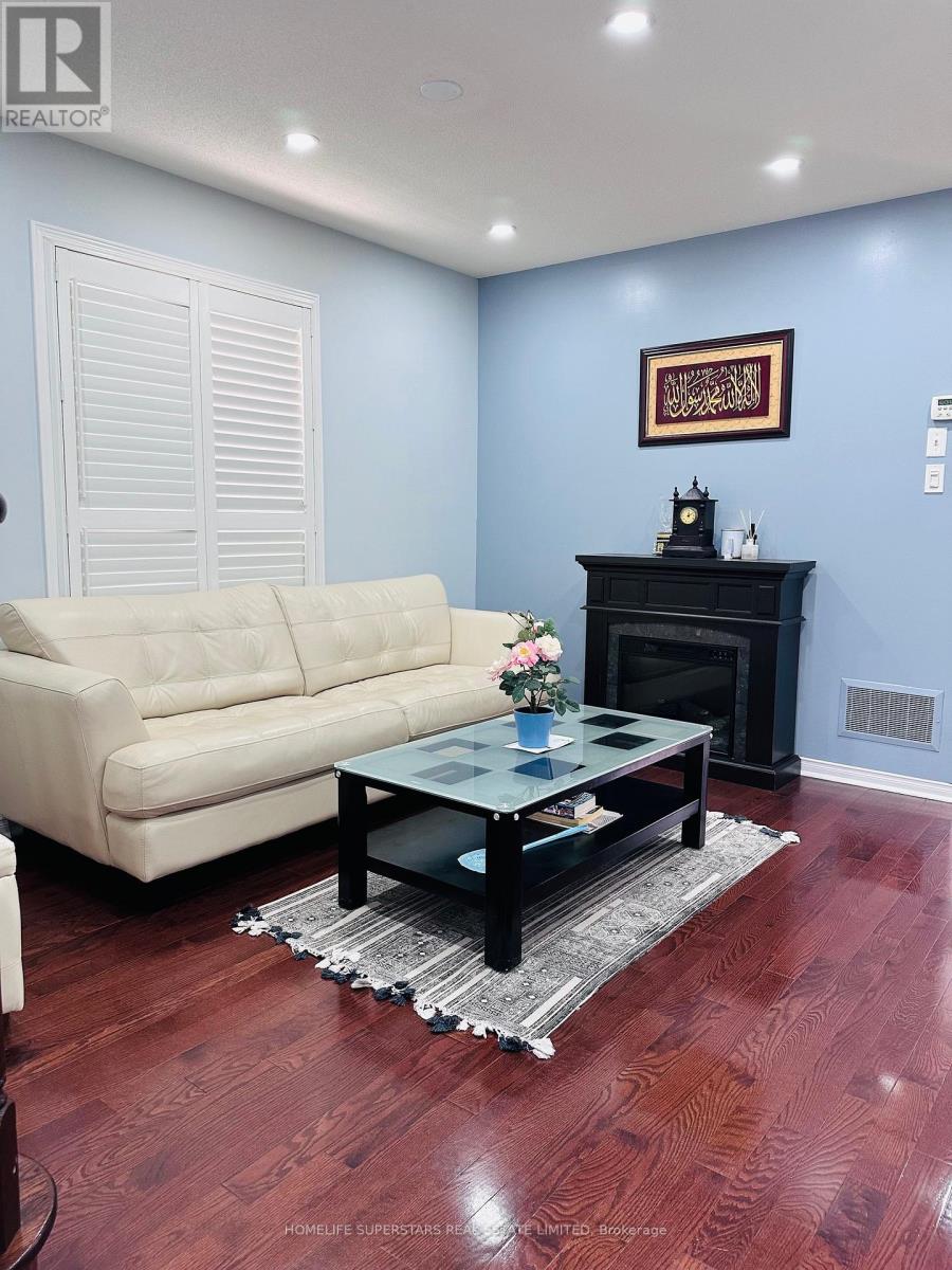 122 Hollingsworth Circle, Brampton, Ontario  L7A 0J5 - Photo 17 - W13679466