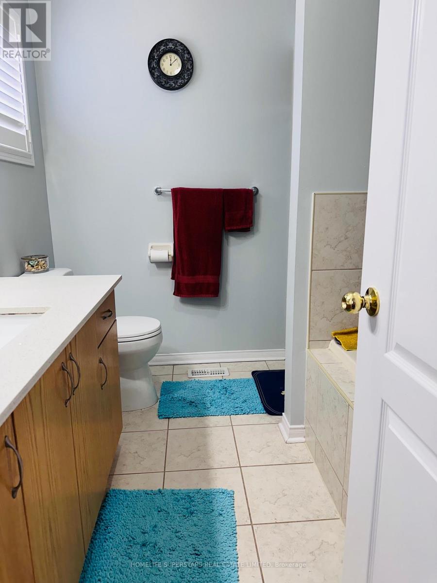122 Hollingsworth Circle, Brampton, Ontario  L7A 0J5 - Photo 21 - W13679466