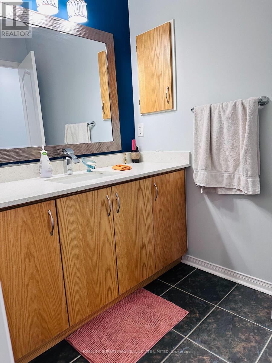 122 Hollingsworth Circle, Brampton, Ontario  L7A 0J5 - Photo 28 - W13679466