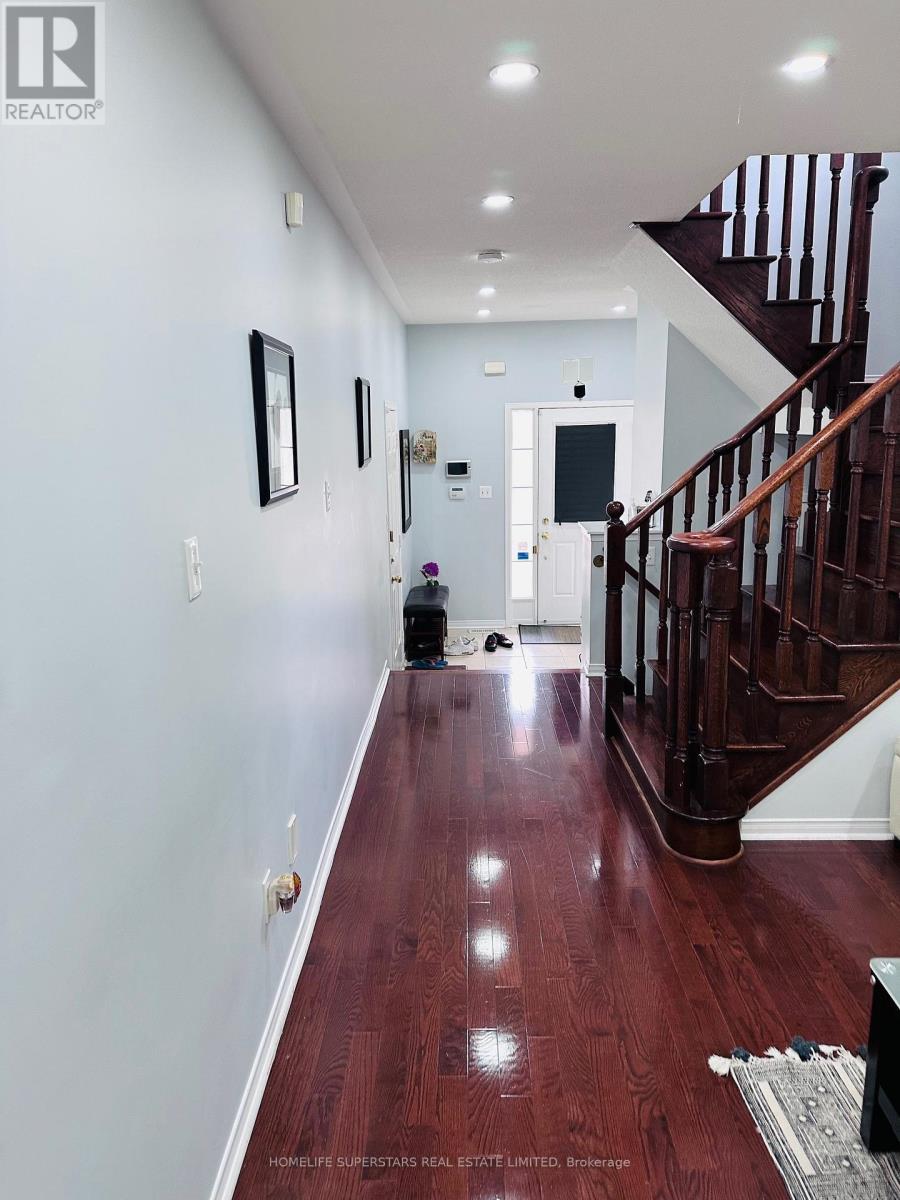 122 Hollingsworth Circle, Brampton, Ontario  L7A 0J5 - Photo 8 - W13679466