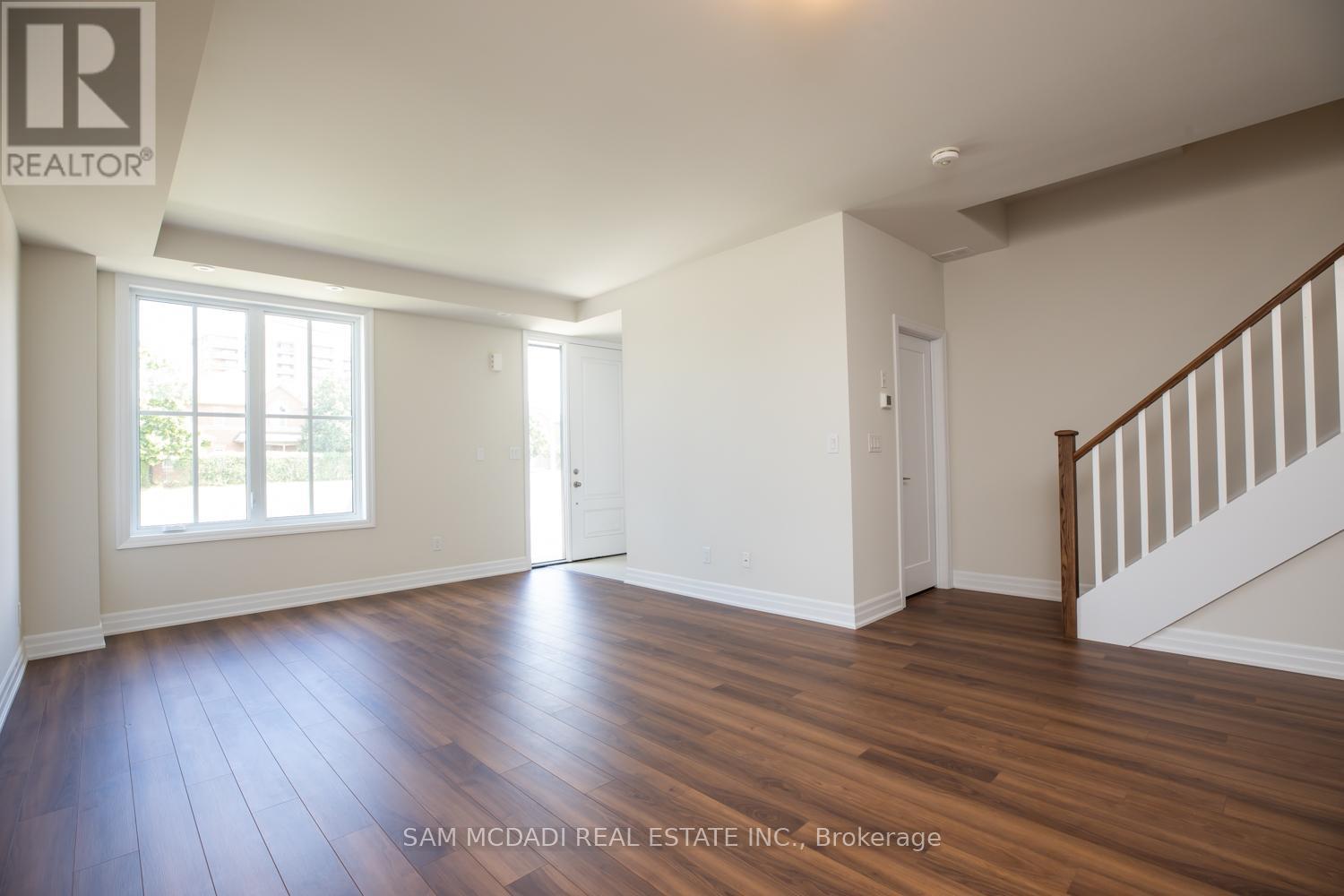 102 - 1180 Cawthra Road, Mississauga, Ontario  L5G 0A5 - Photo 3 - W13679470