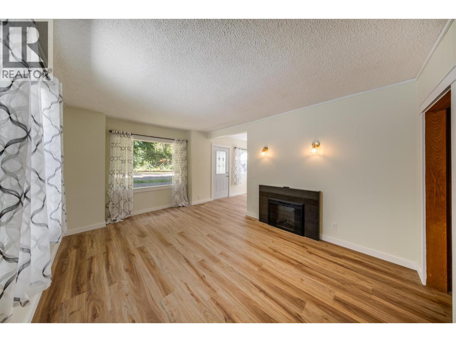 1110 Second Avenue, Trail, British Columbia  V1R 1L4 - Photo 11 - 10392130