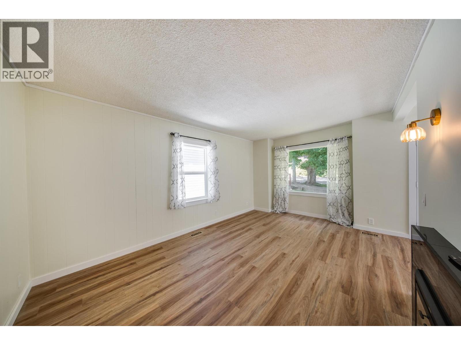 1110 Second Avenue, Trail, British Columbia  V1R 1L4 - Photo 14 - 10392130