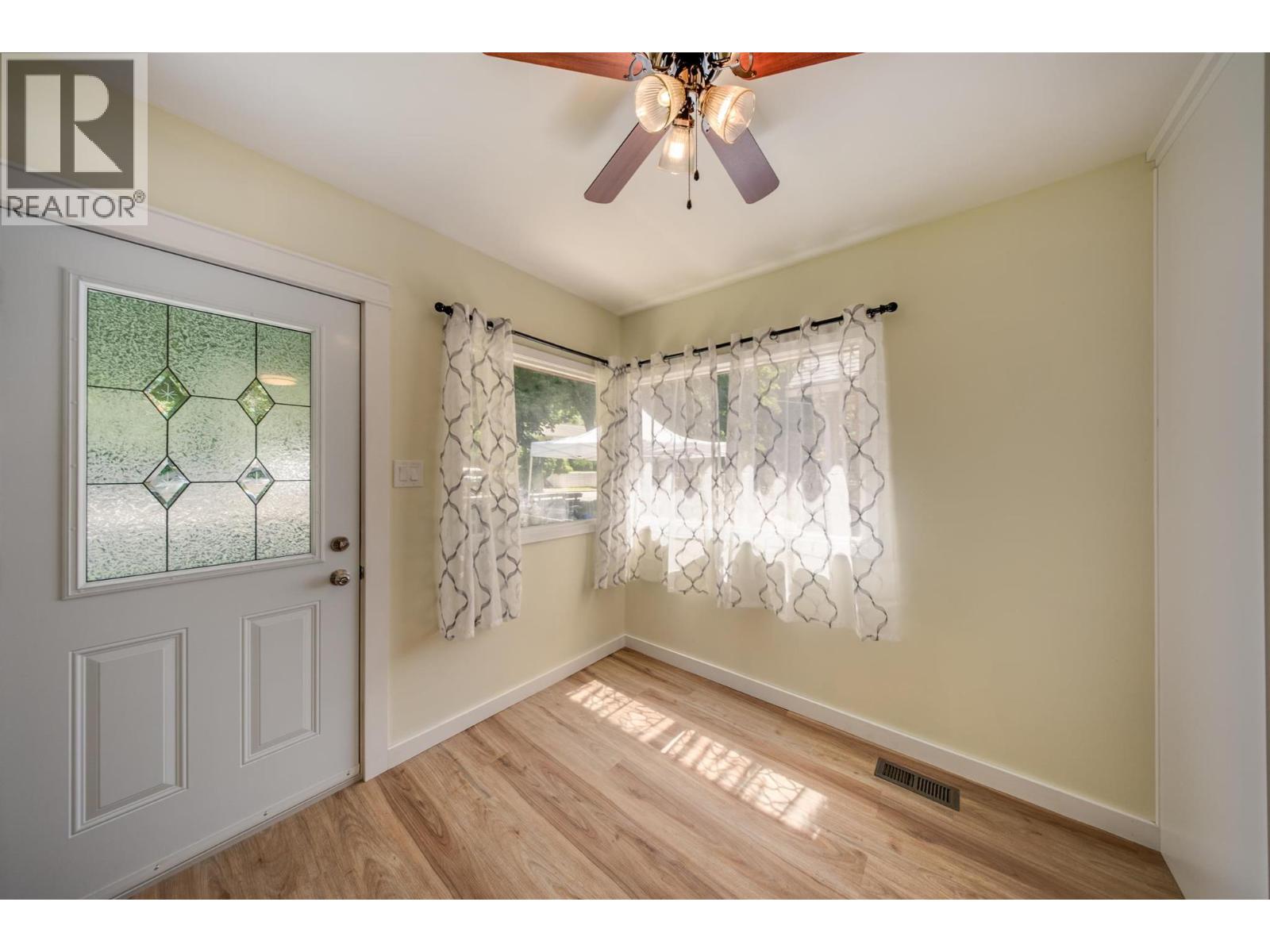 1110 Second Avenue, Trail, British Columbia  V1R 1L4 - Photo 3 - 10392130