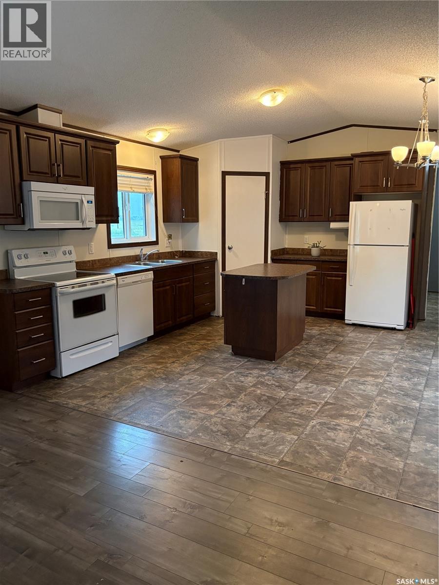 69 Railway Avenue, Calder, Saskatchewan  S0A 4C0 - Photo 3 - SK045615