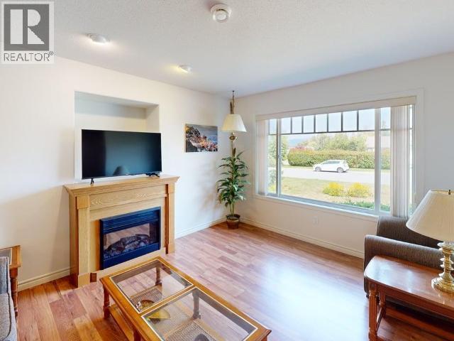 7304 Glacier Street, Powell River, British Columbia   - Photo 5 - 20141