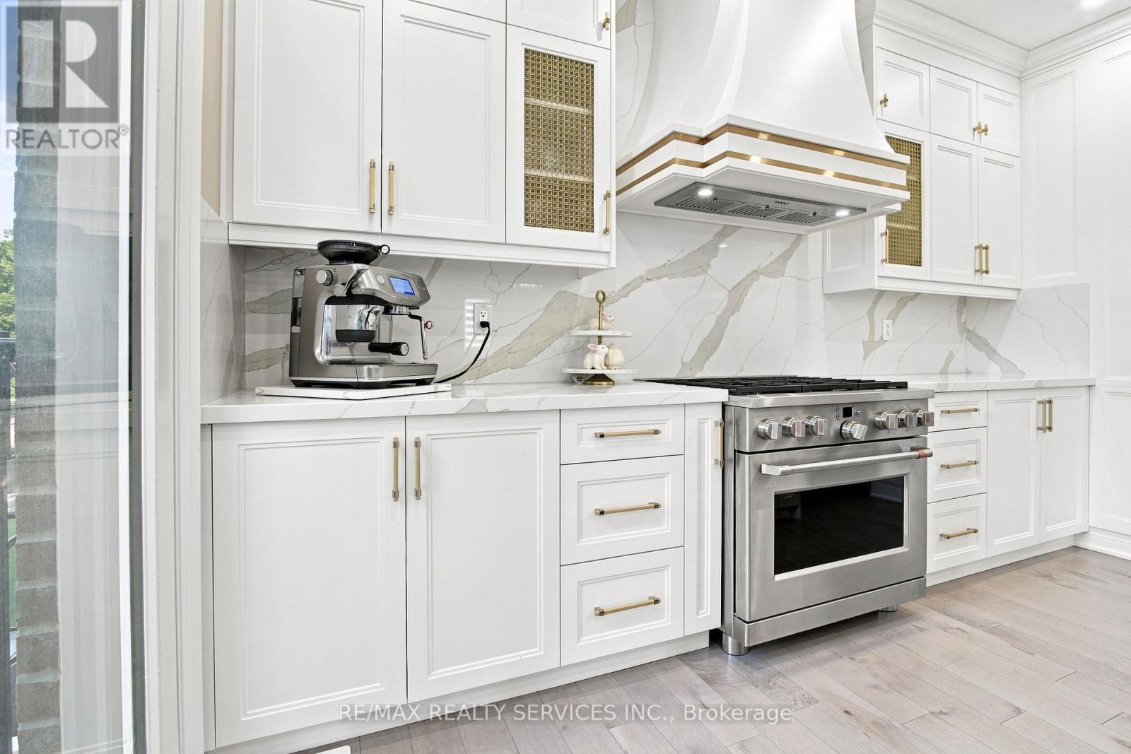 194 Coldwell Bay Circle, Vaughan, Ontario L4H 5E9 - Photo 18 - N13679314