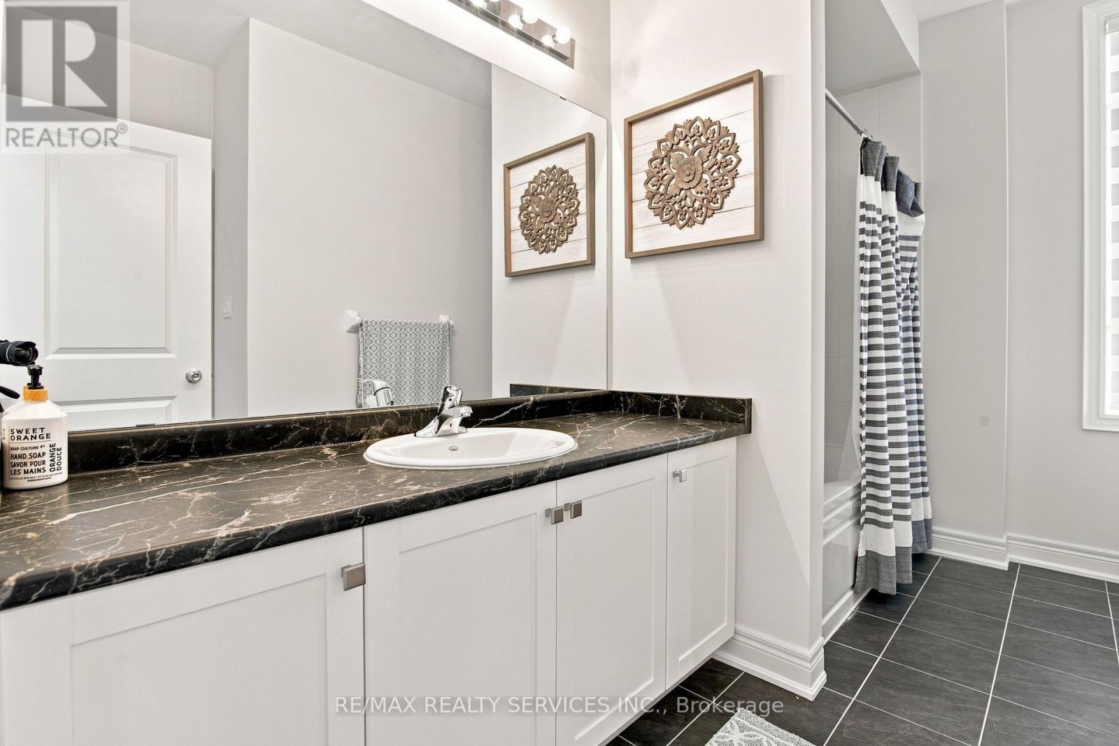194 Coldwell Bay Circle, Vaughan, Ontario L4H 5E9 - Photo 22 - N13679314