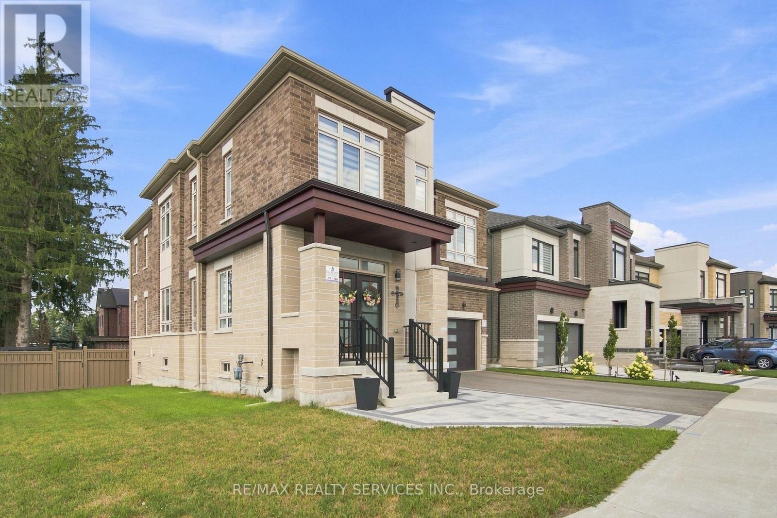 194 Coldwell Bay Circle, Vaughan, Ontario L4H 5E9 - Photo 3 - N13679314