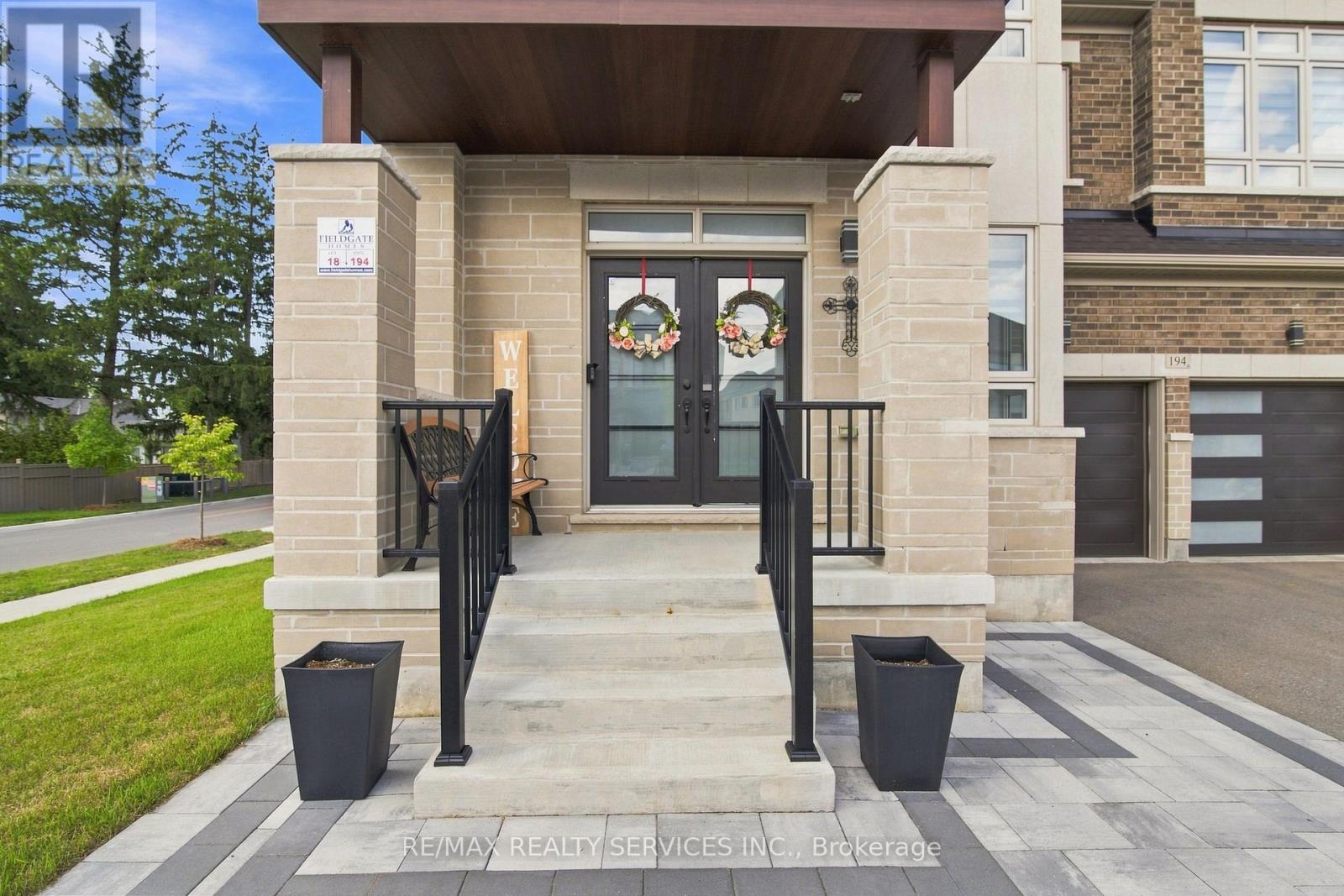 194 Coldwell Bay Circle, Vaughan, Ontario L4H 5E9 - Photo 5 - N13679314