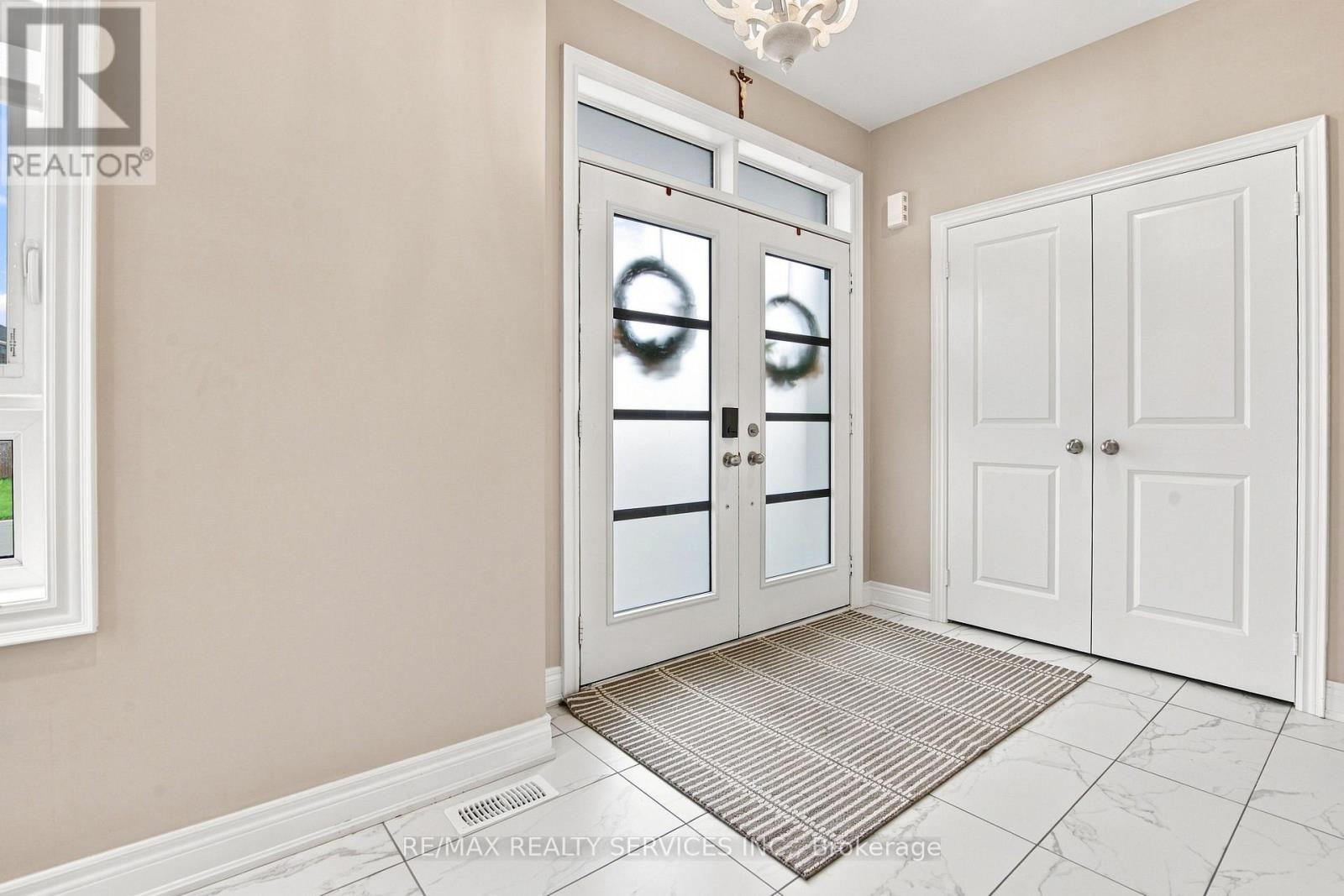 194 Coldwell Bay Circle, Vaughan, Ontario L4H 5E9 - Photo 6 - N13679314
