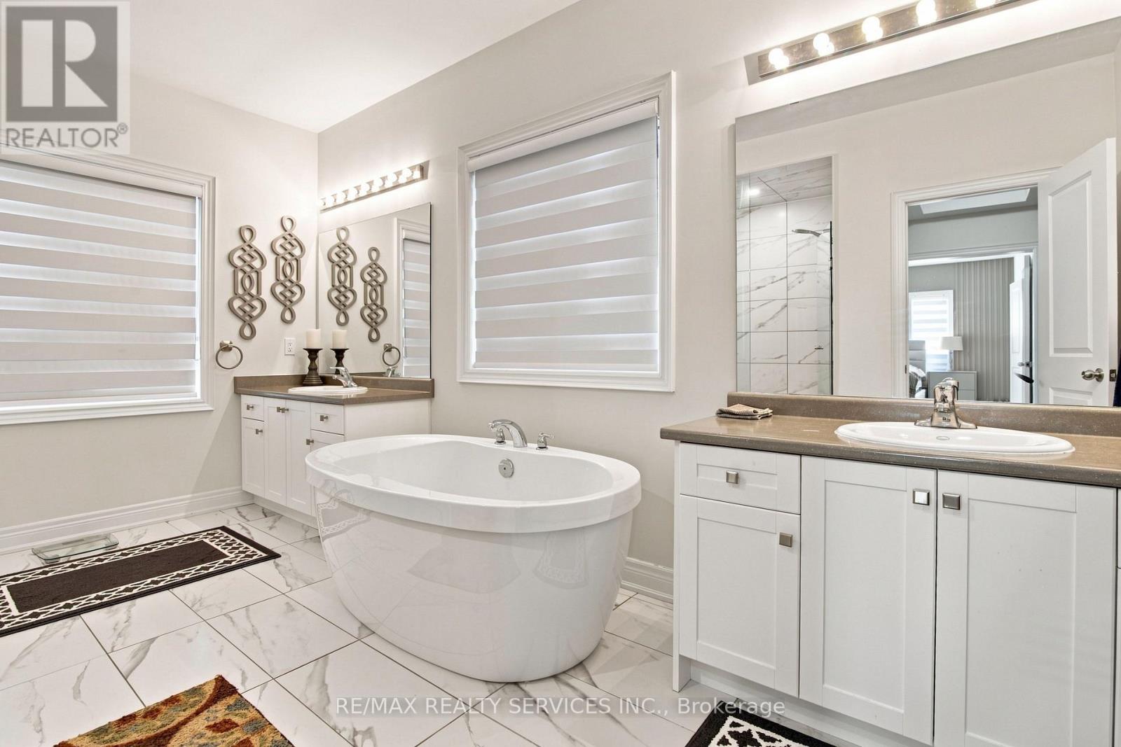 194 Coldwell Bay Circle, Vaughan, Ontario L4H 5E9 - Photo 37 - N13679314