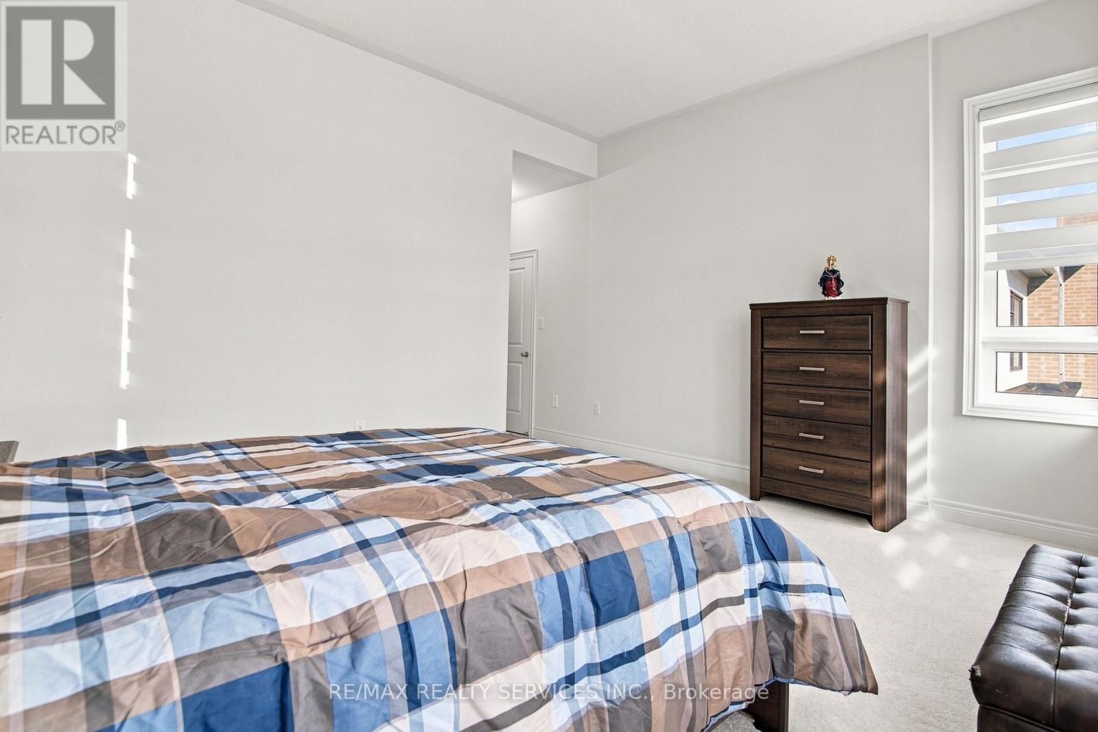 194 Coldwell Bay Circle, Vaughan, Ontario L4H 5E9 - Photo 24 - N13679314