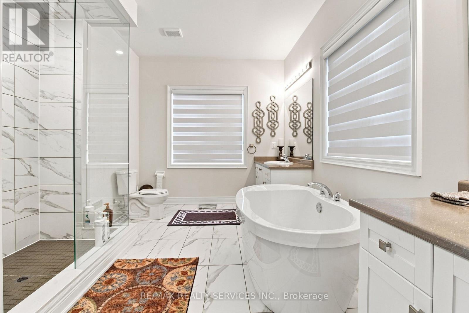 194 Coldwell Bay Circle, Vaughan, Ontario L4H 5E9 - Photo 38 - N13679314