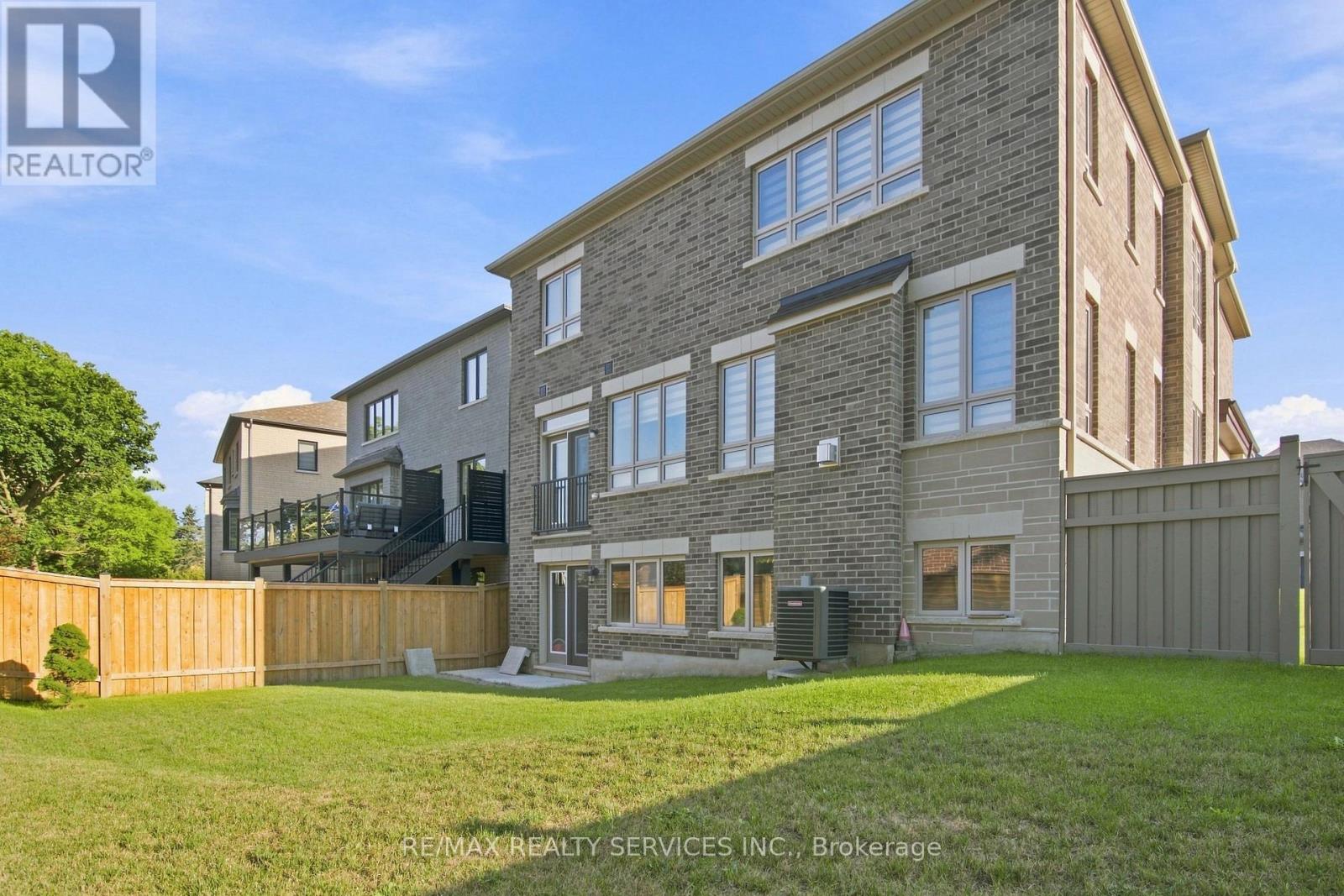 194 Coldwell Bay Circle, Vaughan, Ontario L4H 5E9 - Photo 43 - N13679314