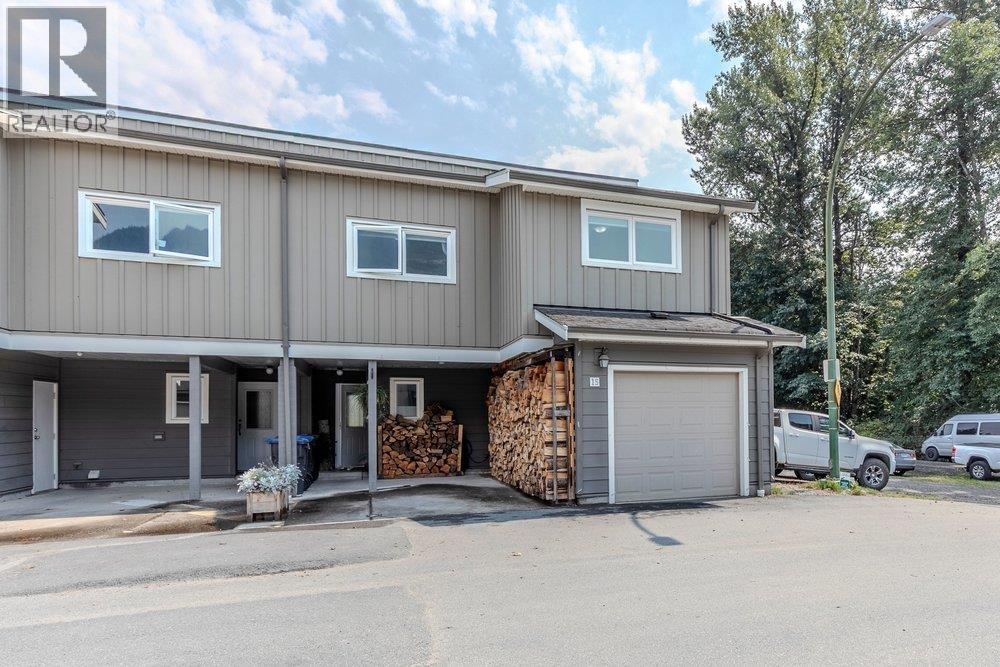 15 39752 GOVERNMENT ROAD, Squamish, British Columbia