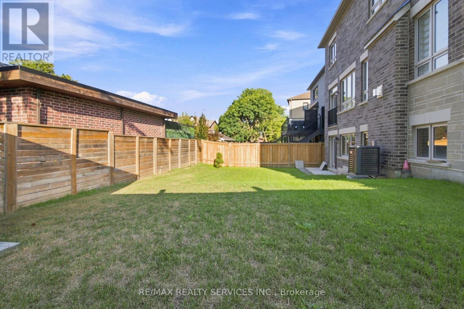 194 Coldwell Bay Circle, Vaughan, Ontario L4H 5E9 - Photo 44 - N13679314