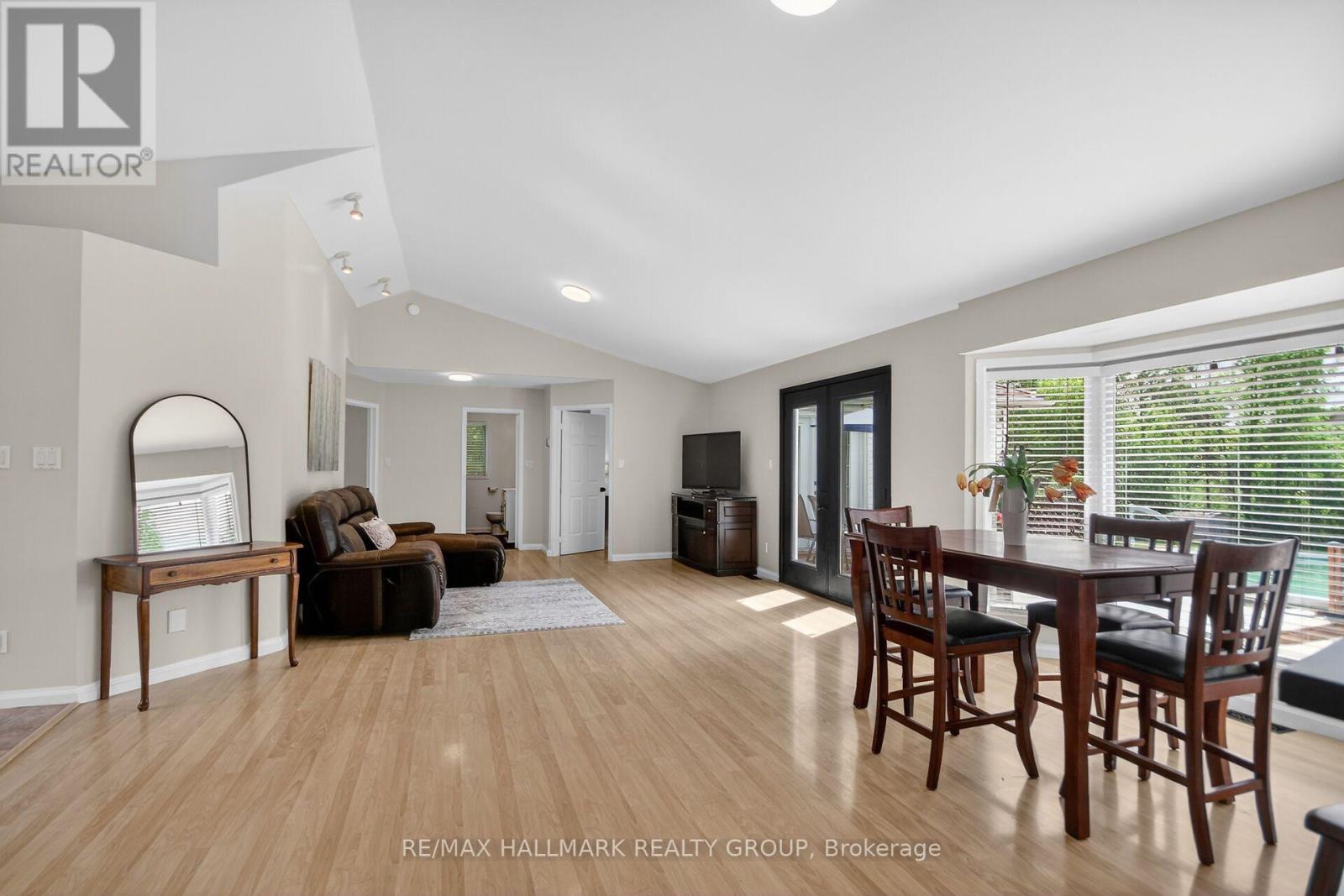 7414 Dawn Tara Drive, Ottawa, Ontario  K4P 1P4 - Photo 6 - X13616746