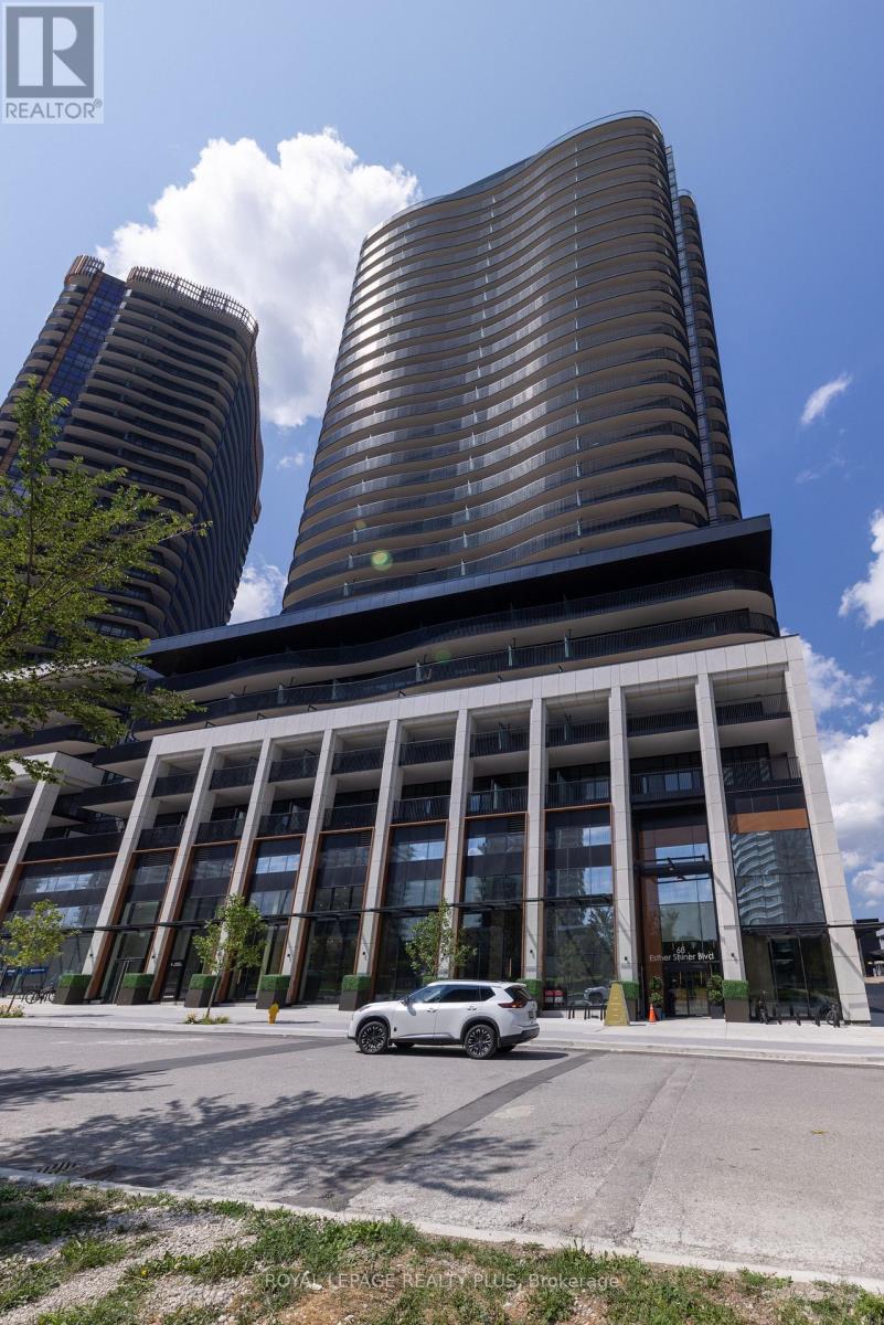 <div class="slider-price">$749,900</div><p>662 - 68 Esther Shiner Boulevard, Toronto, Ontario</p>