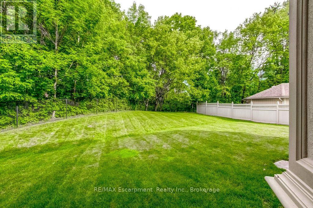 172 Diiorio Circle, Hamilton, Ontario  L9K 1T3 - Photo 3 - X13602262