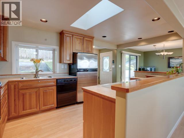 4092 Westview Ave, Powell River, British Columbia   - Photo 25 - 20140