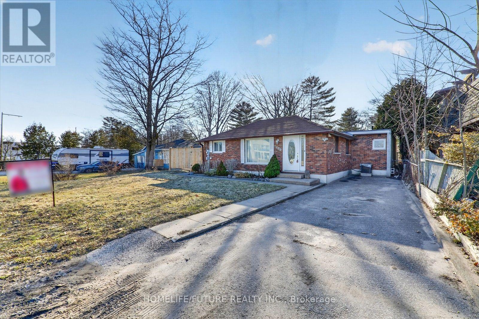 1200 Mosley Street, Wasaga Beach, Ontario  L9Z 2E7 - Photo 2 - S13679500
