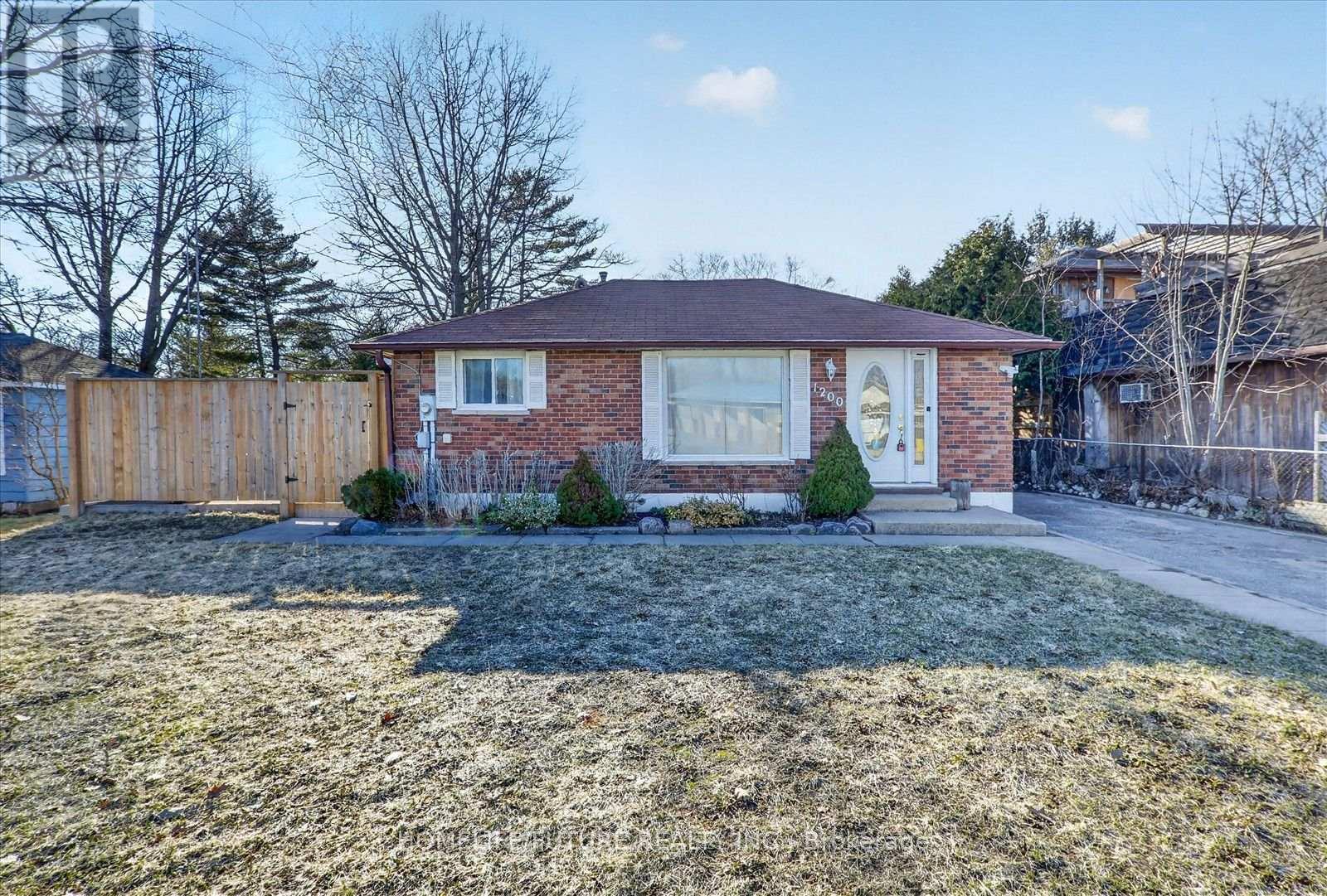 1200 Mosley Street, Wasaga Beach, Ontario  L9Z 2E7 - Photo 3 - S13679500
