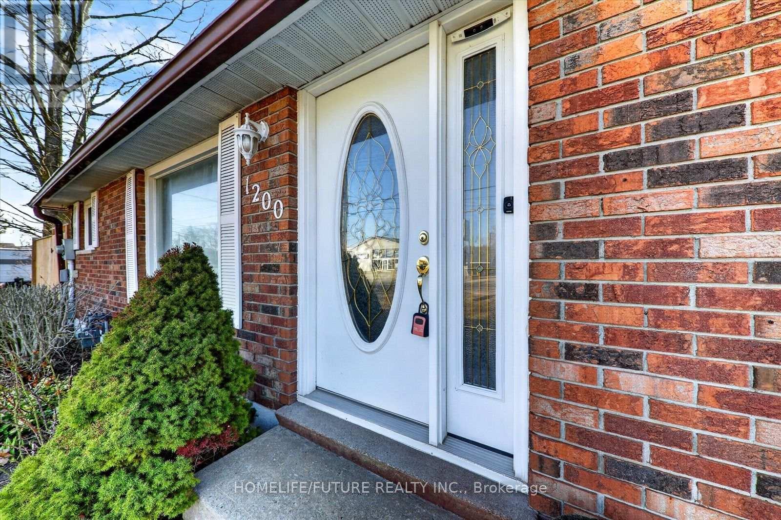 1200 Mosley Street, Wasaga Beach, Ontario  L9Z 2E7 - Photo 7 - S13679500