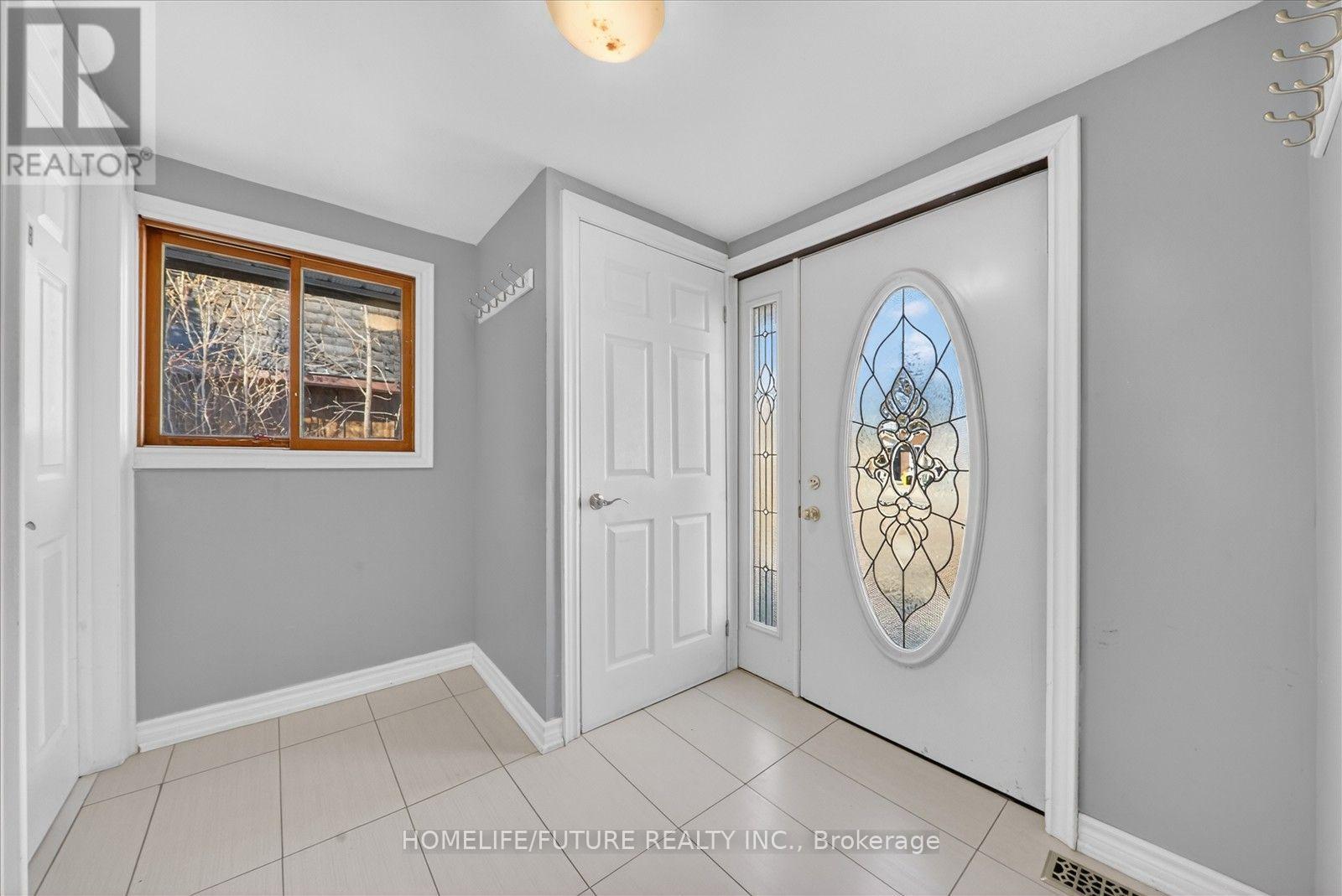 1200 Mosley Street, Wasaga Beach, Ontario  L9Z 2E7 - Photo 8 - S13679500