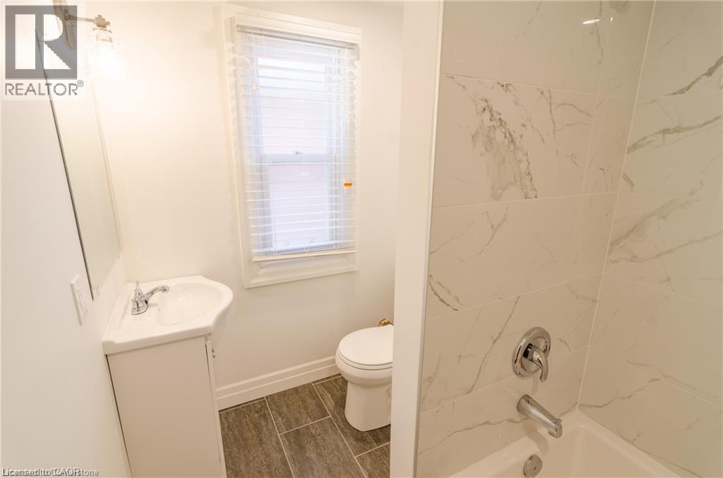 49 Gladstone Avenue Unit# 2 (Second Floor), Hamilton, Ontario  L8M 2H7 - Photo 15 - 40855667