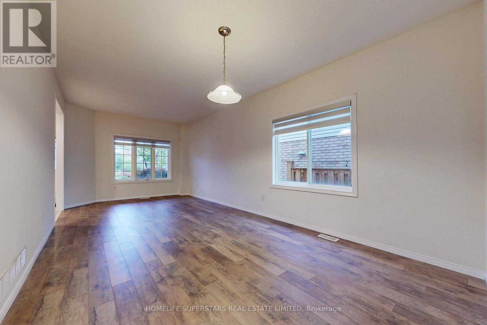 32 Holkham Avenue, Hamilton, Ontario  L9K 0H3 - Photo 4 - X13679526