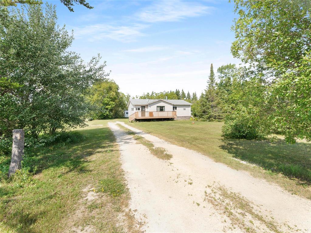 12 Linden Drive, Lac Du Bonnet Rm, Manitoba  R0E 1A0 - Photo 2 - 202620420