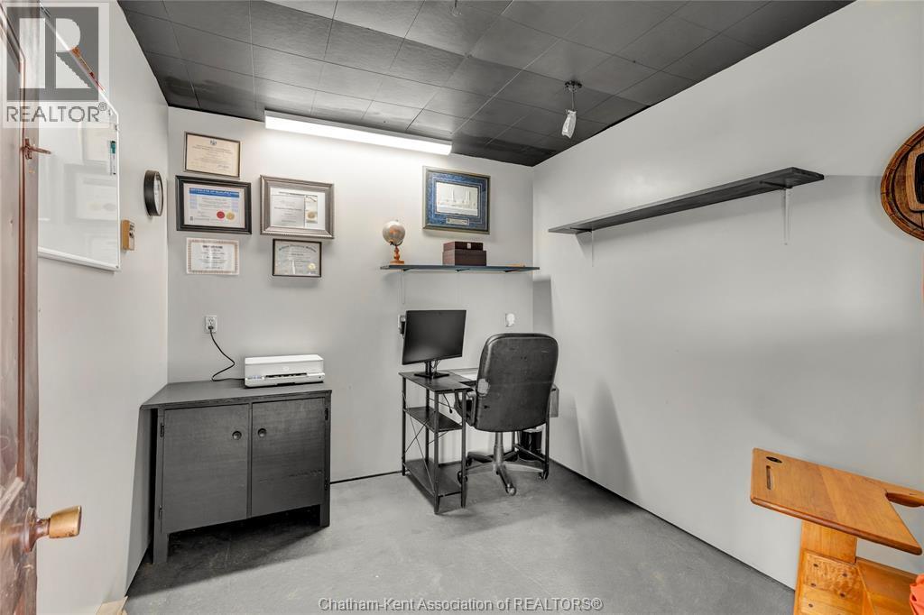 9467 Longwoods Road, Chatham Township, Ontario  N7M 5J7 - Photo 38 - 26019904