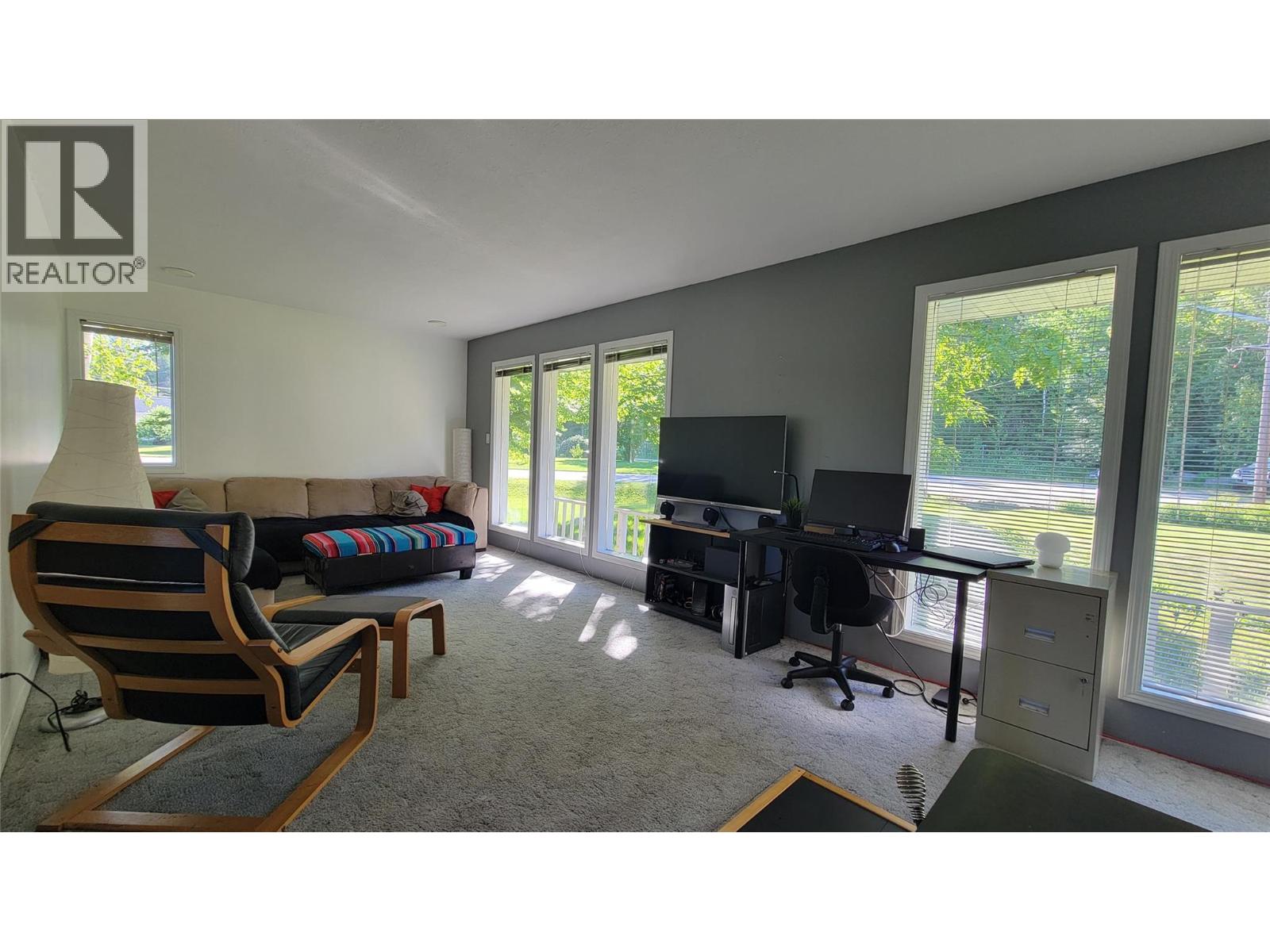 422 Dogwood Avenue, Sicamous, British Columbia  V0E 2V1 - Photo 2 - 10394934