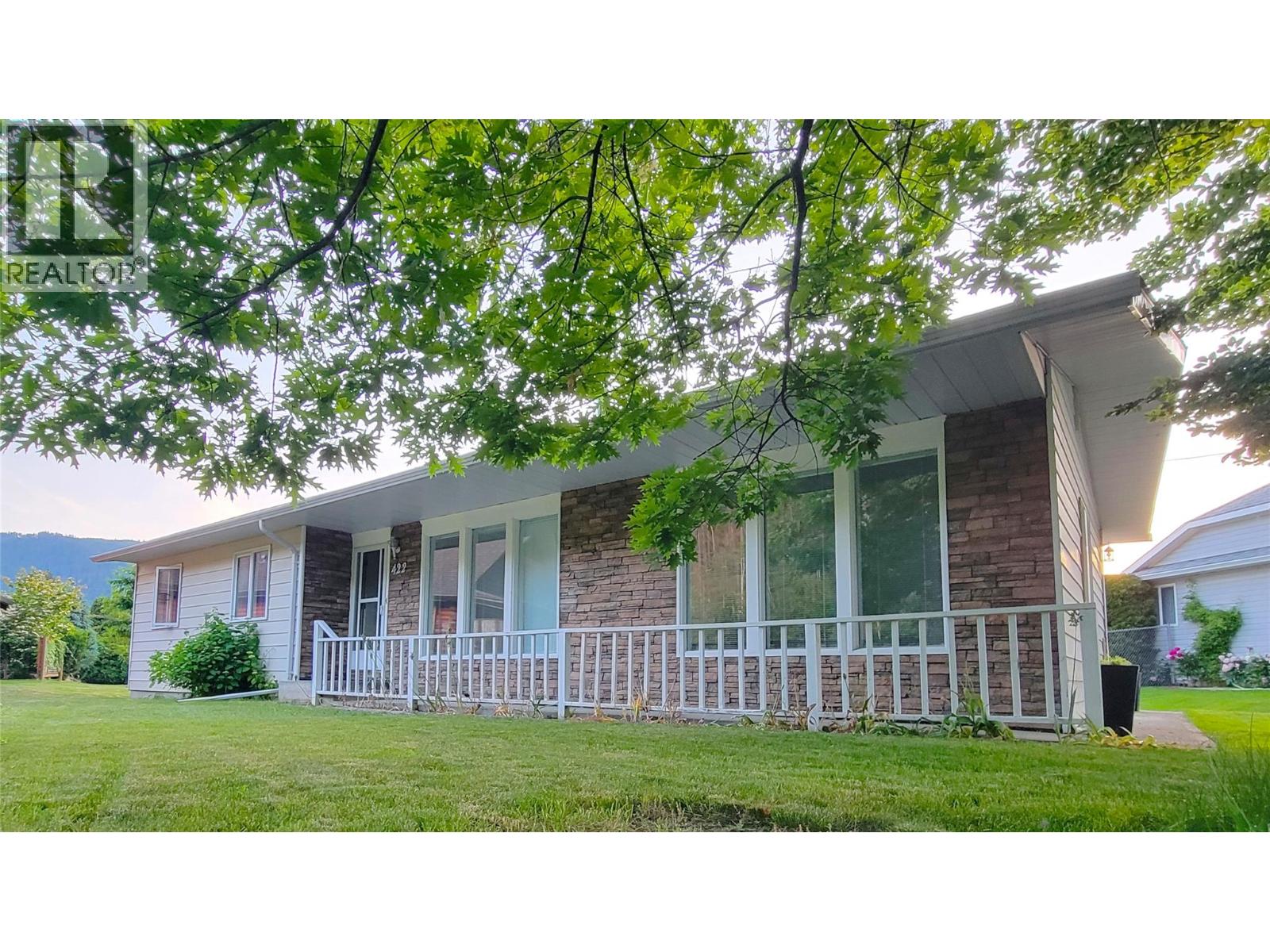 422 Dogwood Avenue, Sicamous, British Columbia