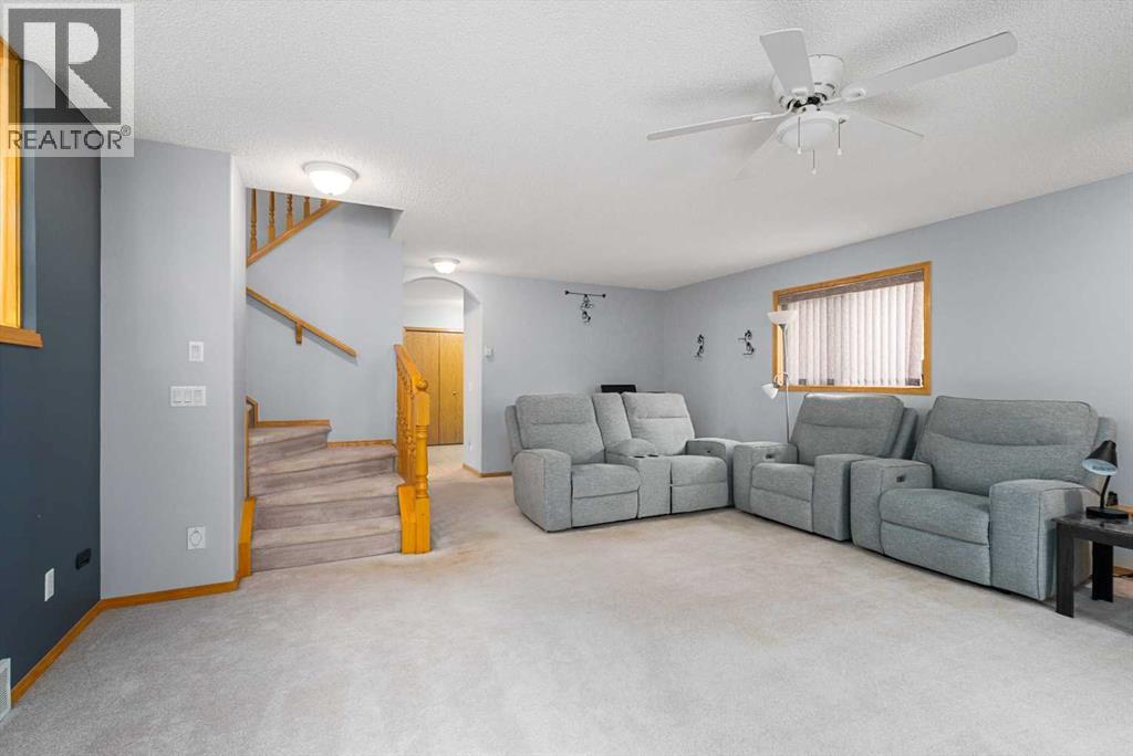 83 Silver Creek Boulevard NW, Airdrie, Alberta  T4B 2P7 - Photo 12 - A2337377