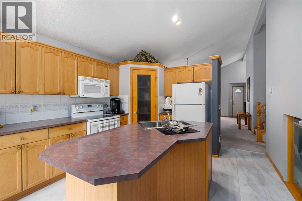 83 Silver Creek Boulevard NW, Airdrie, Alberta  T4B 2P7 - Photo 8 - A2337377