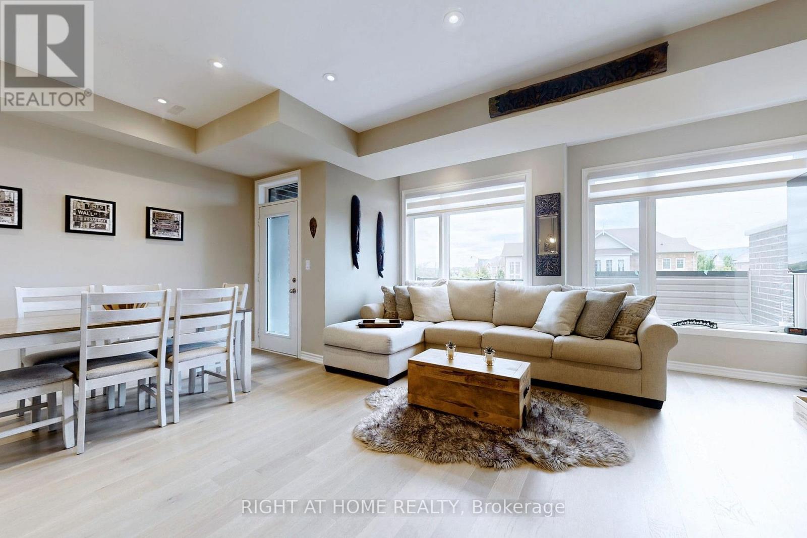 279 Moody Drive, Vaughan, Ontario  L4H 3N5 - Photo 2 - N13619966