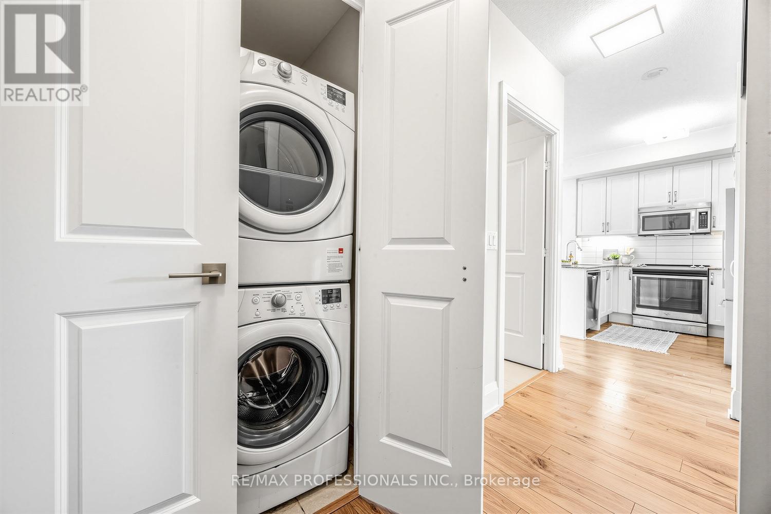 417 - 2 Old Mill Drive, Toronto, Ontario  M6S 0A2 - Photo 24 - W13666332