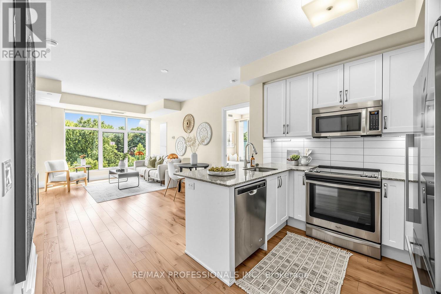 417 - 2 Old Mill Drive, Toronto, Ontario  M6S 0A2 - Photo 2 - W13666332