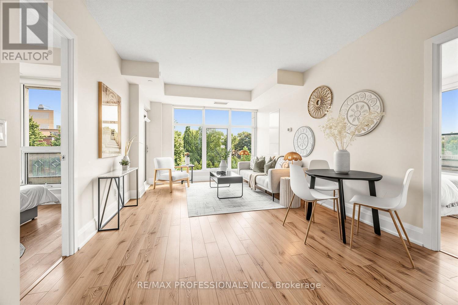 417 - 2 Old Mill Drive, Toronto, Ontario  M6S 0A2 - Photo 4 - W13666332