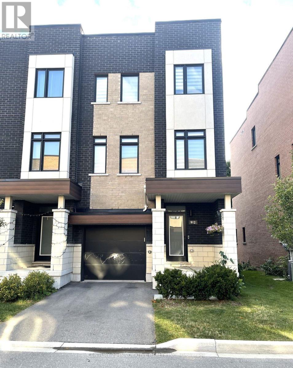 912 KICKING HORSE PATH, Oshawa, Ontario